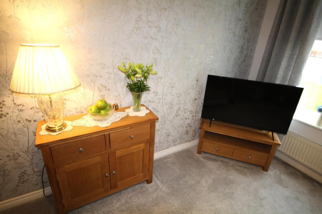 Ashington - 2 Bedroom House - Beautifully Decorated & Furnished - Large Garden Exterior photo